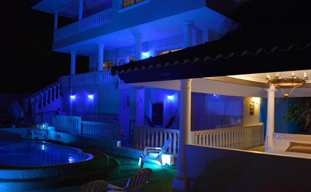Adonai Hotel Boutique ウィレムスタッド エクステリア 写真